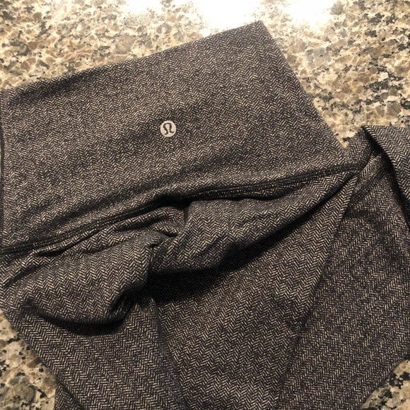 lululemon leggings size 2 - Picture 2 of 2